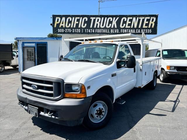 2001 Ford F-350 Chassis