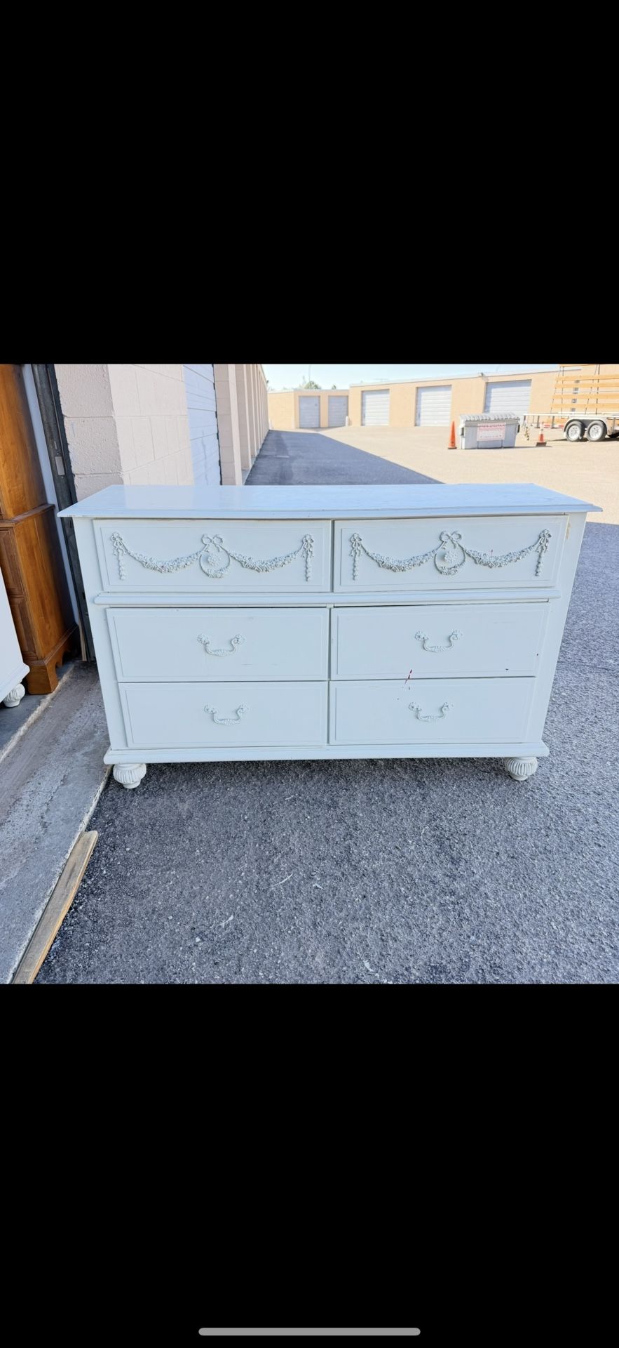 🌹BEAUTIFUL  DRESSER WITH MIRROR- WHITE COLOR 54” X 17” X 34”🌹