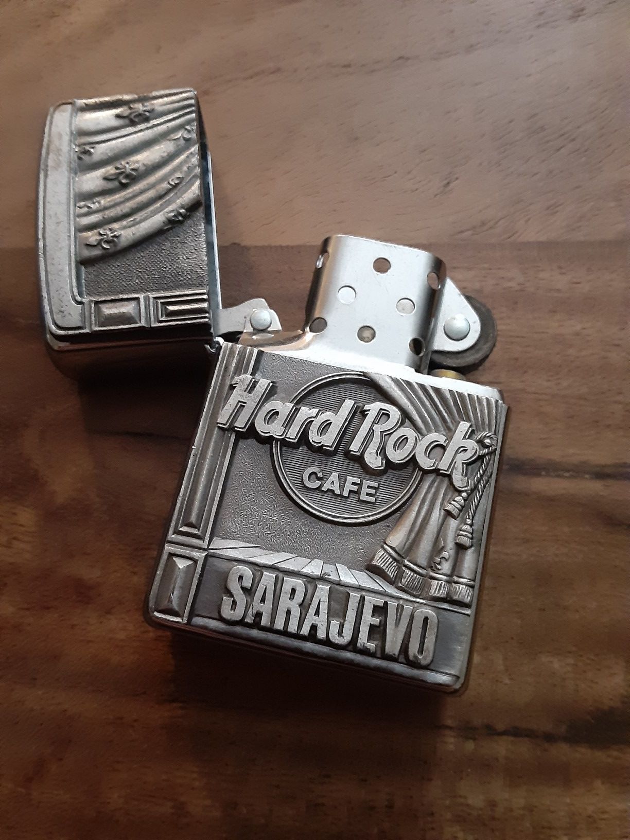 Zippo Sarajevo Hard Rock Cafe Lighter