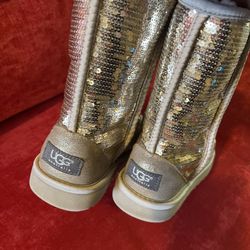 UGG Size 8 Woman’s Boots Like New 
