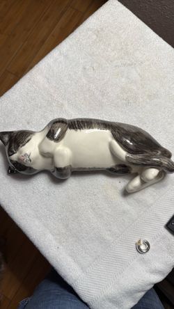 Gustin Co Ceramic Gray and White Tabby Sleeping Cat Figurine