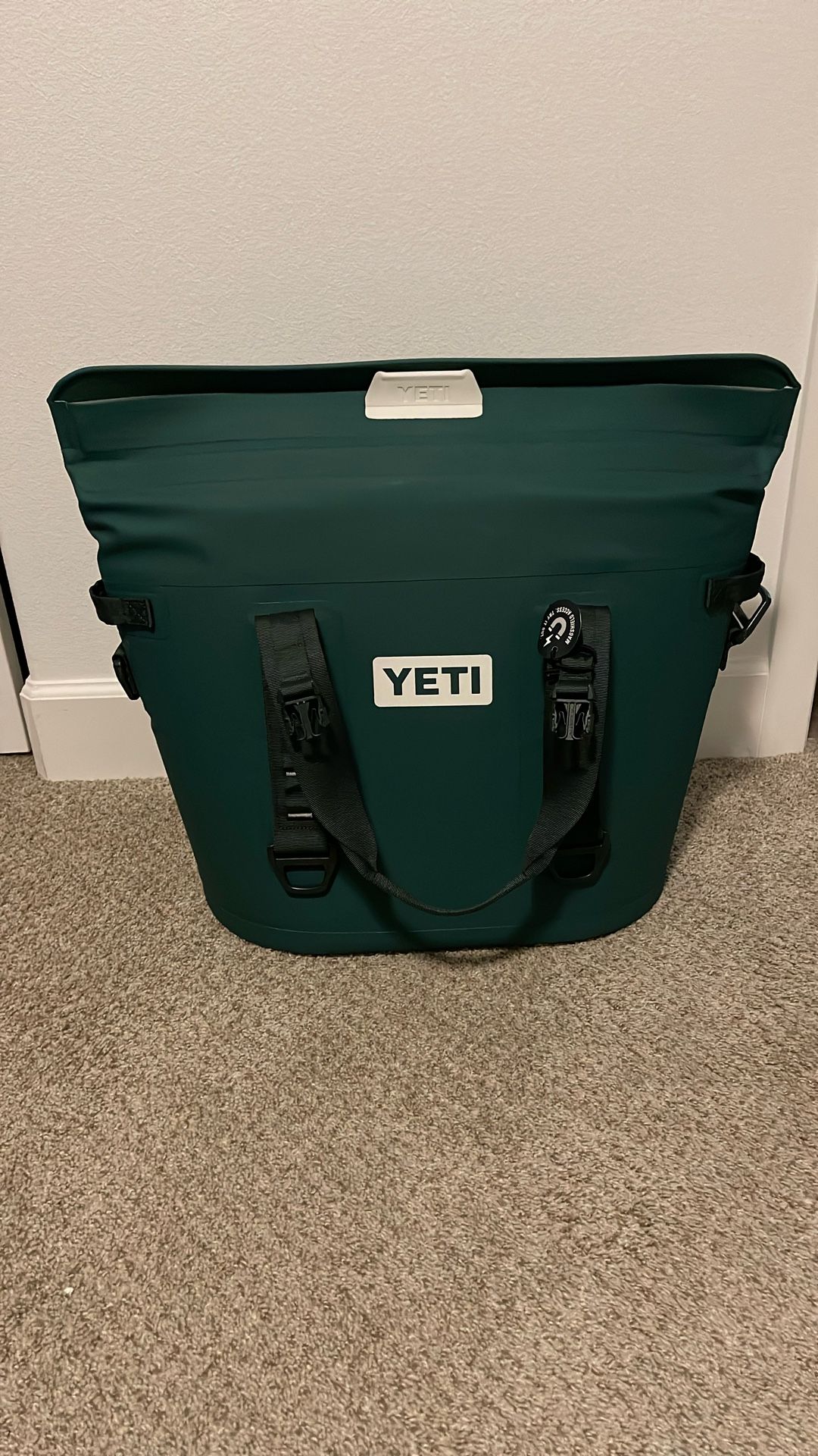 M30 TOTE SOFT COOLER FOREST GREEN