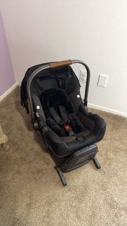 Nuna Infant Car Seat with Base