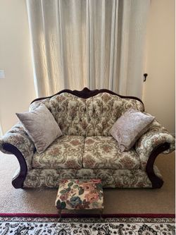 Beautiful Antic Sofas .three piece   For free
