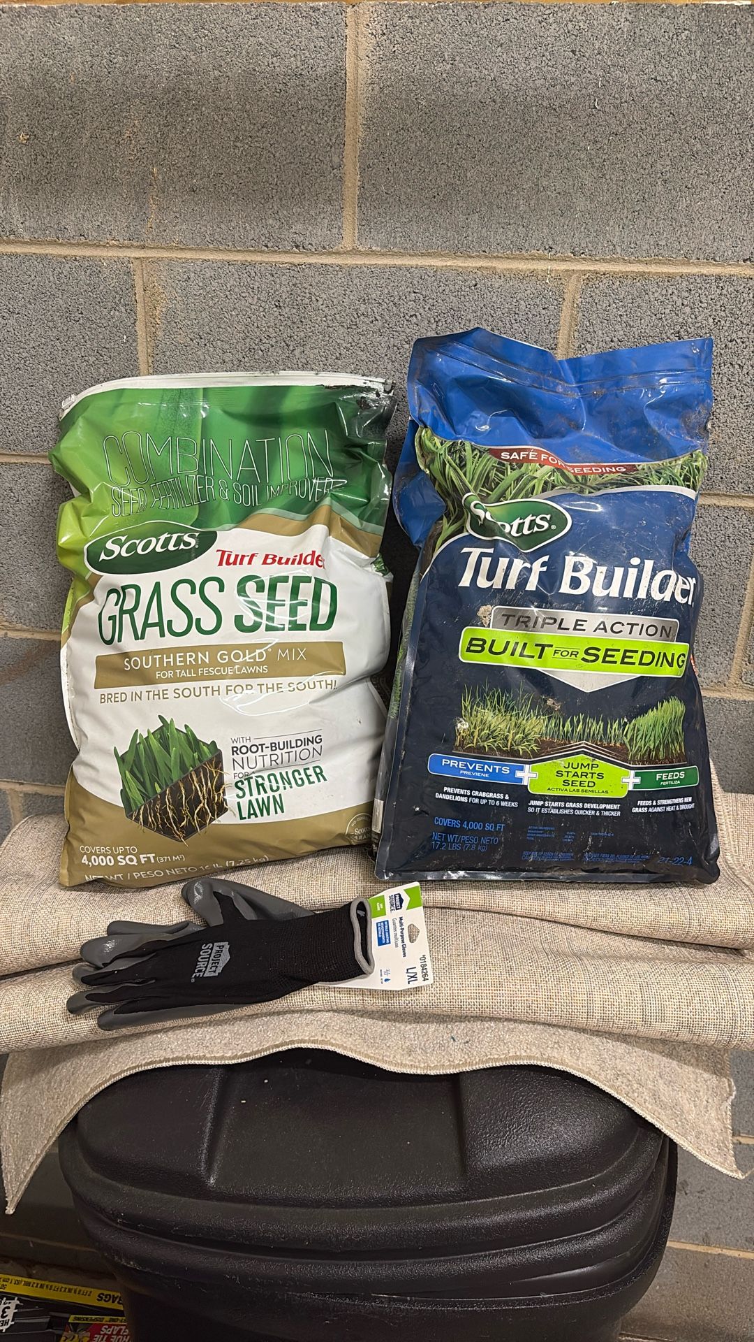 Grass Seed & Fertilizer