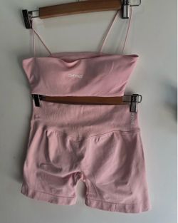 DFYNE Pink Set – Crop Bandeau Top & Shorts