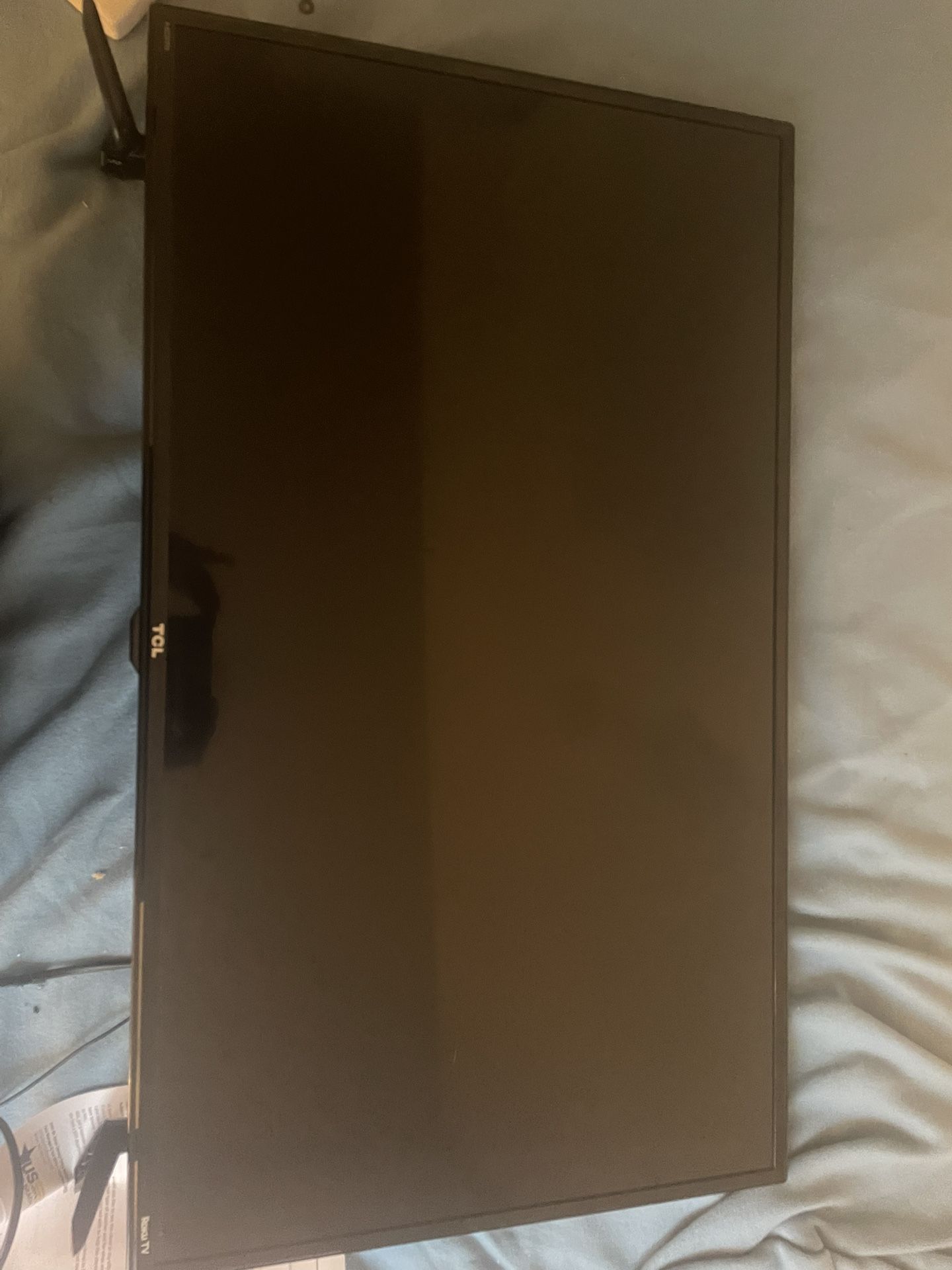 40” TCL Roku HDMI Tv