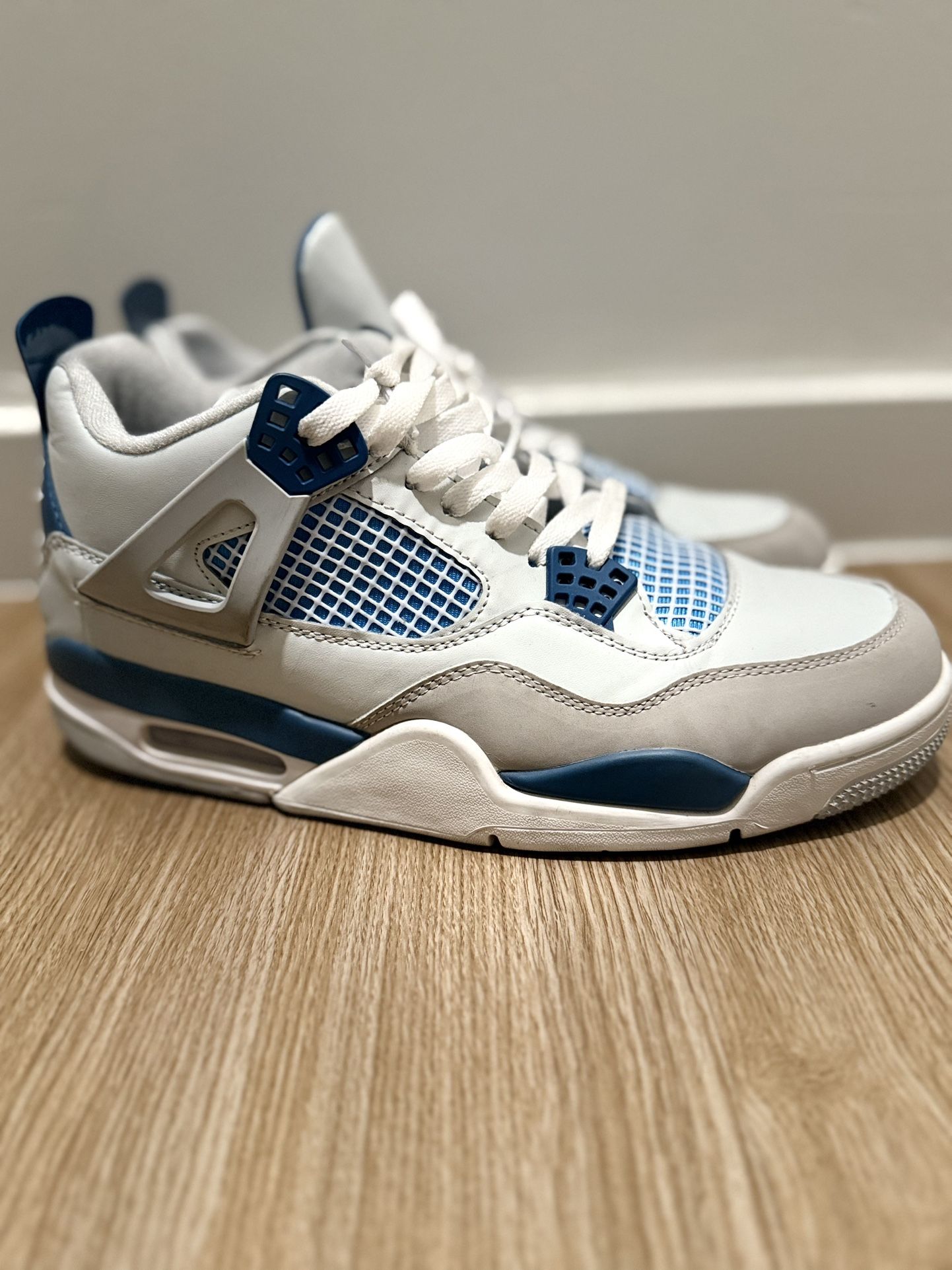 Jordan 4 Retro Military Blue (2024)