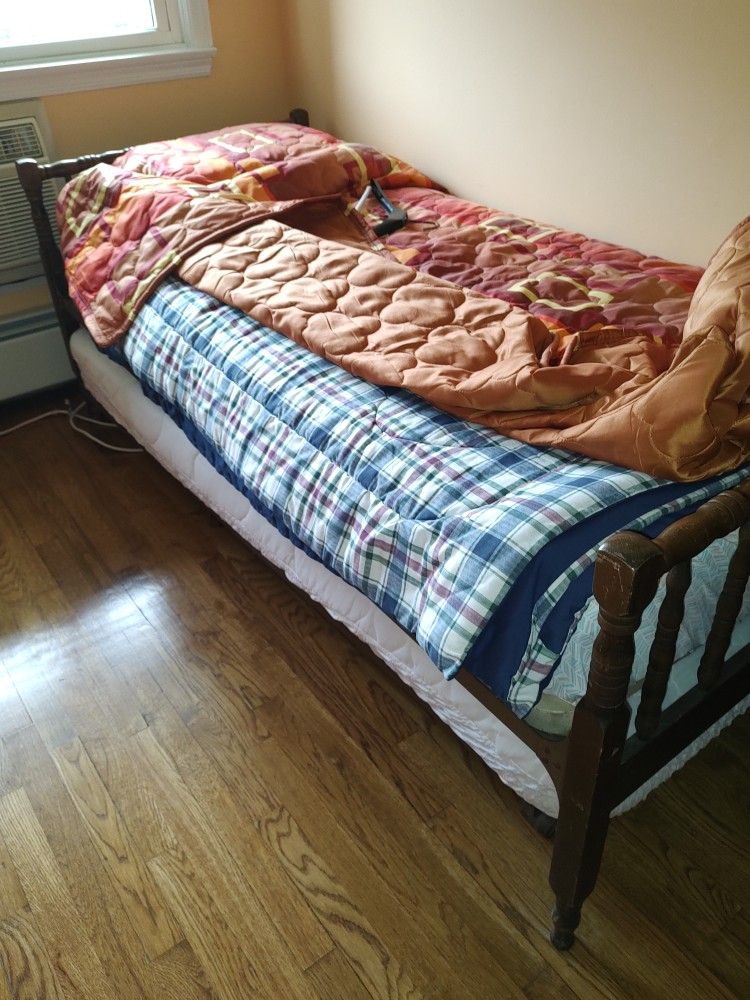 33 Inch Hiriser with Headboard And Footboard