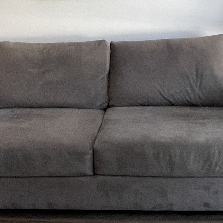 Living Spaces Deep Seating Sofa 96”