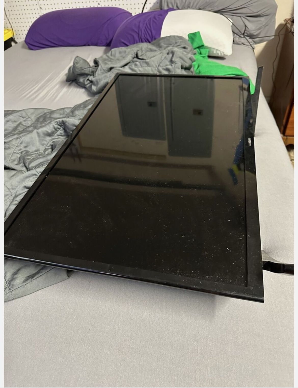 32’ Samsung Smart TV
