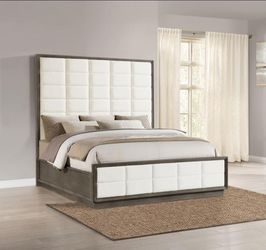 UPHOLSTERY PLATFORM BED NEW IN BOX