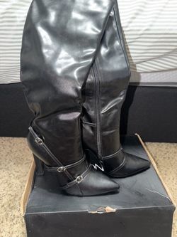 Black heel boots