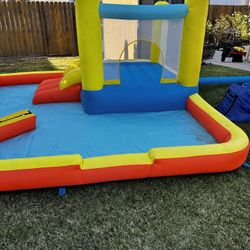Bounce House With Kiddy Pool 