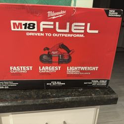 Milwaukee M18 Band Saw