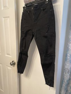 Women/Jr’s Black Distressed Skinny Jeans Size 7