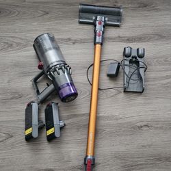 Dyson V15 Detect Cordless Stick Vacuum Cleaner Bundle - SV22- Yellow/Nickel