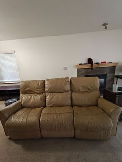 Lazy boy reclining couch