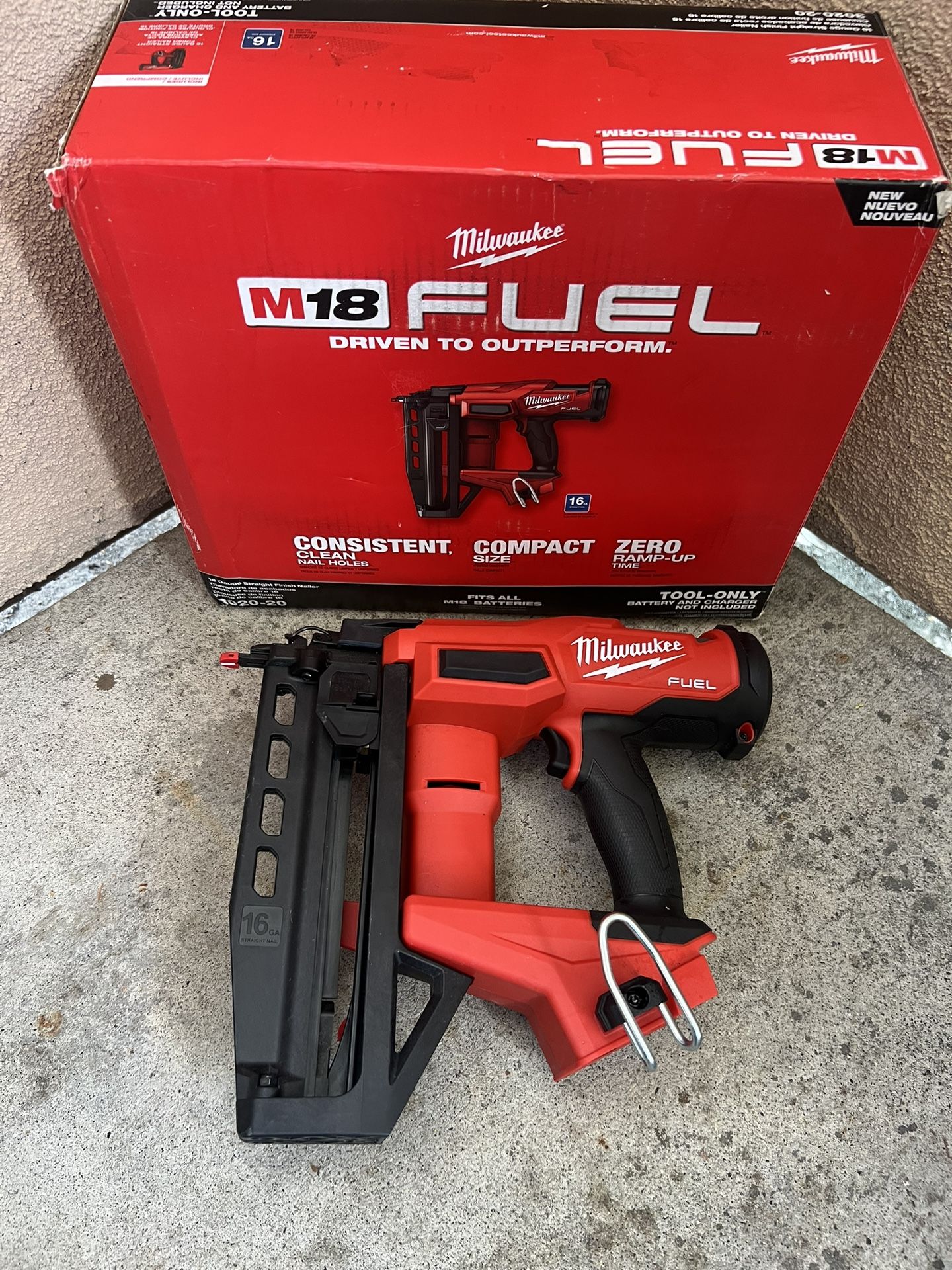 Milwaukee M18 FUEL 18-Volt Lithium-Ion Brushless Cordless Gen I|| 16-Gauge Straight Finish Nailer (Tool Only)