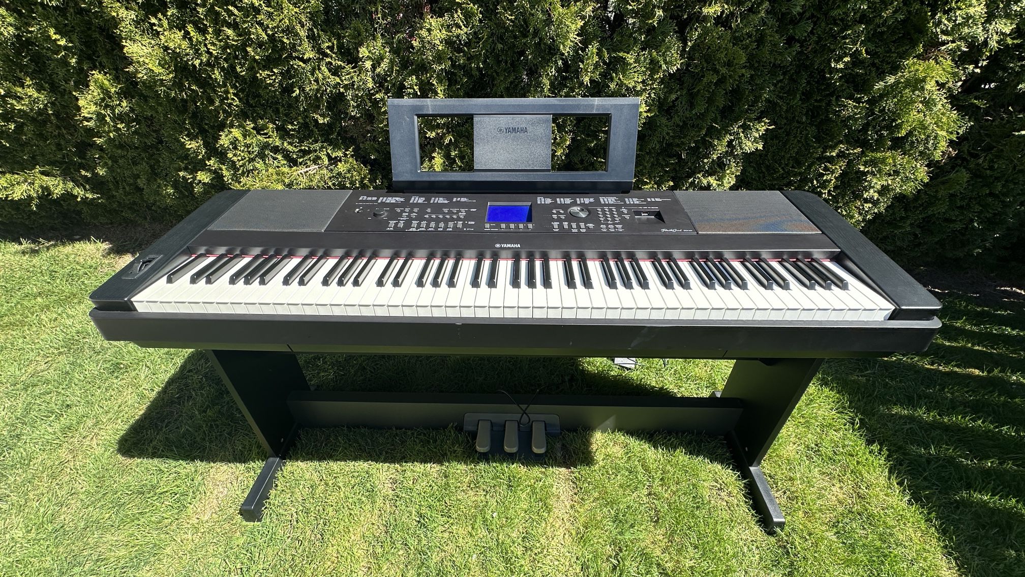 Yamaha DGX 660 (88-Key Weighted Digital Piano)