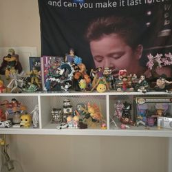 Anime figures / collectibles
