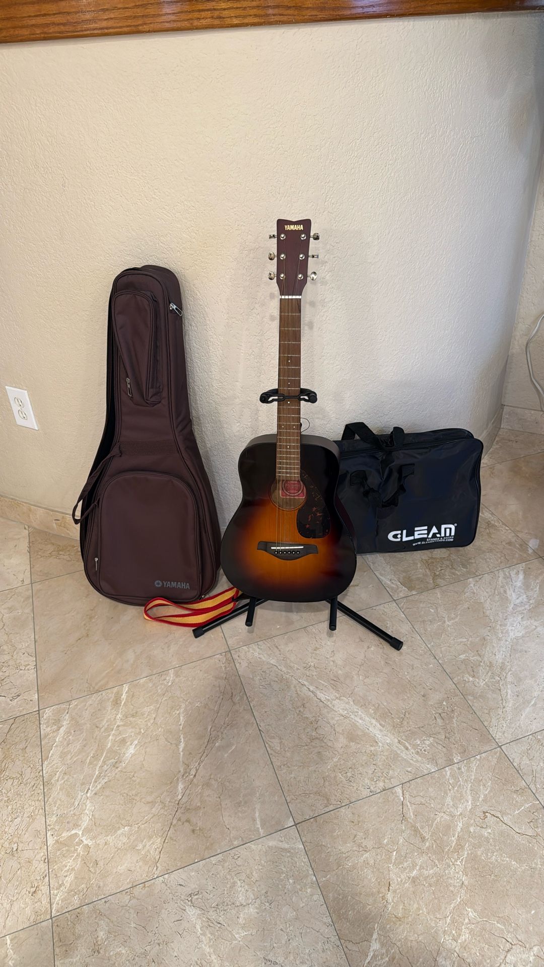 Yamaha 3/4 acoustic Guitar In Tobacco Brown Sunburst