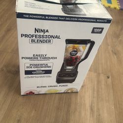 NEW NINJA PROFESSIONAL BLENDER IN BOX 
