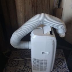 Vremi Portable Air conditioner 1200 BTU Model: VRM050696N