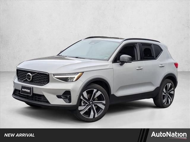 2023 Volvo XC40