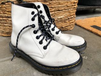 Dr Martens White Lace Up Women’s Size 7