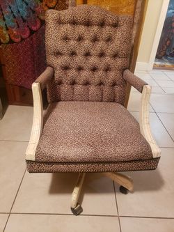 Leopard print computer chair