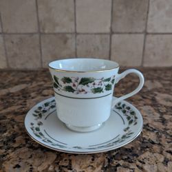8 FINE CHINA Coffee Cups And Saucers