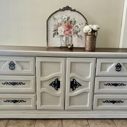 Dresser/ buffet