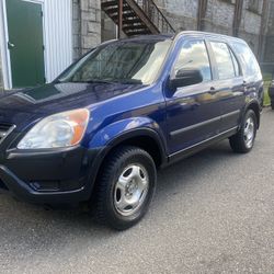 2003 Honda CR-V  4 wheel drive with new tires and battery Ice 🧊 cold 🥶 AC! Clean interior and exterior . No check engine and emissions ready Only th