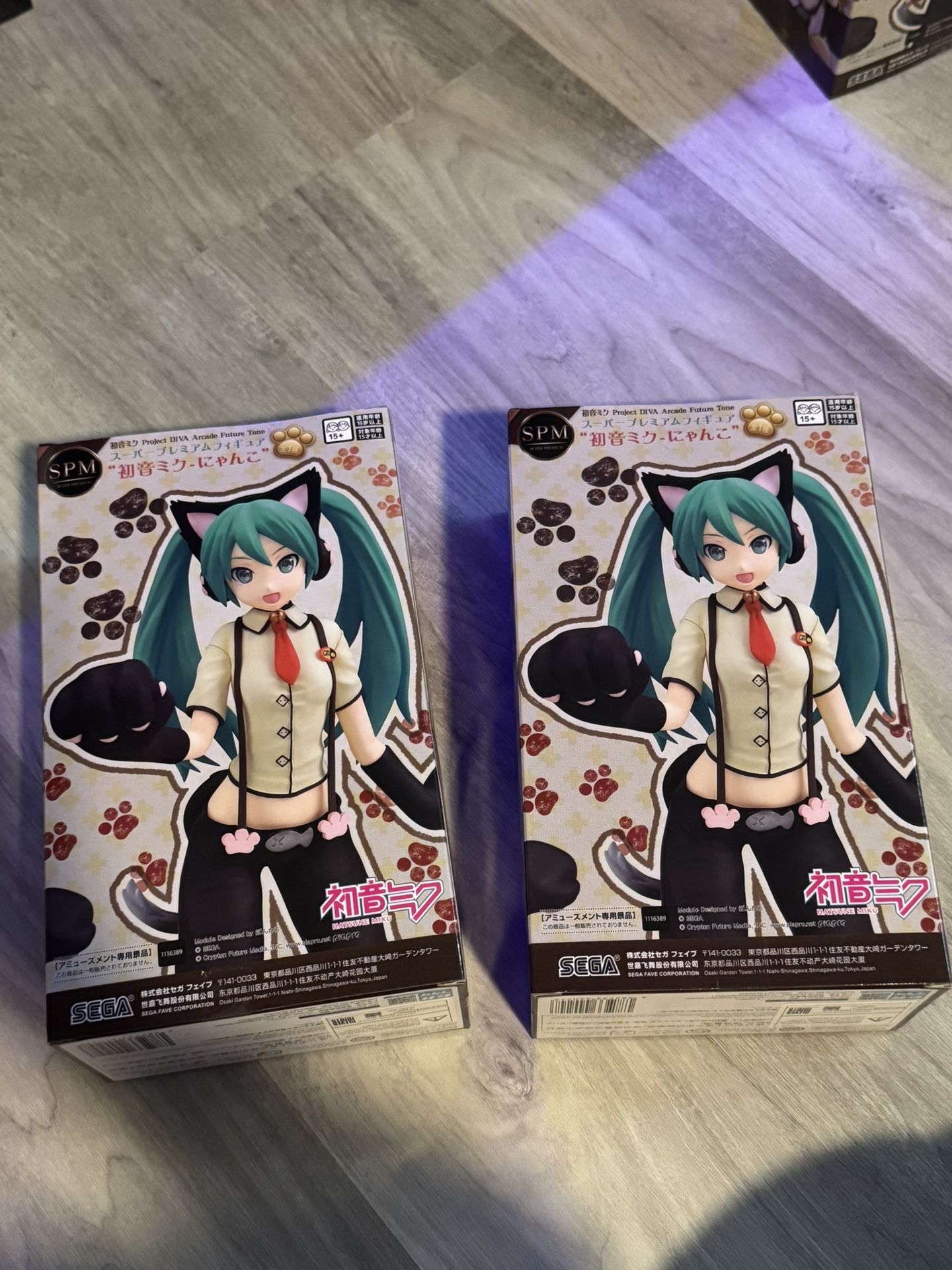 HATSUNE MIKU FIGURINE