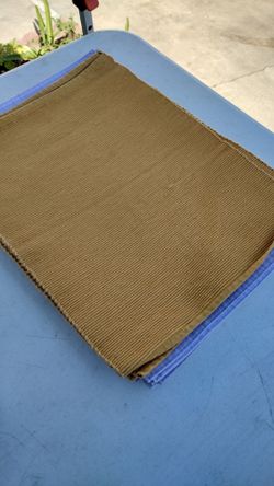 Yellowish place mats 4 of them