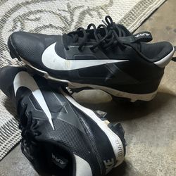 Size 11 wide Nike Alpha Football Cleats