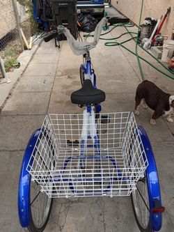 Three-wheel bicycle