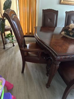Dinning table  $1.000