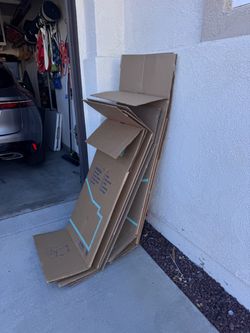 Wardrobe moving boxes