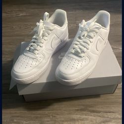 White Air Force’s size 8.5 used once $80 negotiable