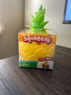 NEW- SQUEZZY pineapple fidget toy!