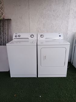 Set Whirpool Washer And Gas Dryer