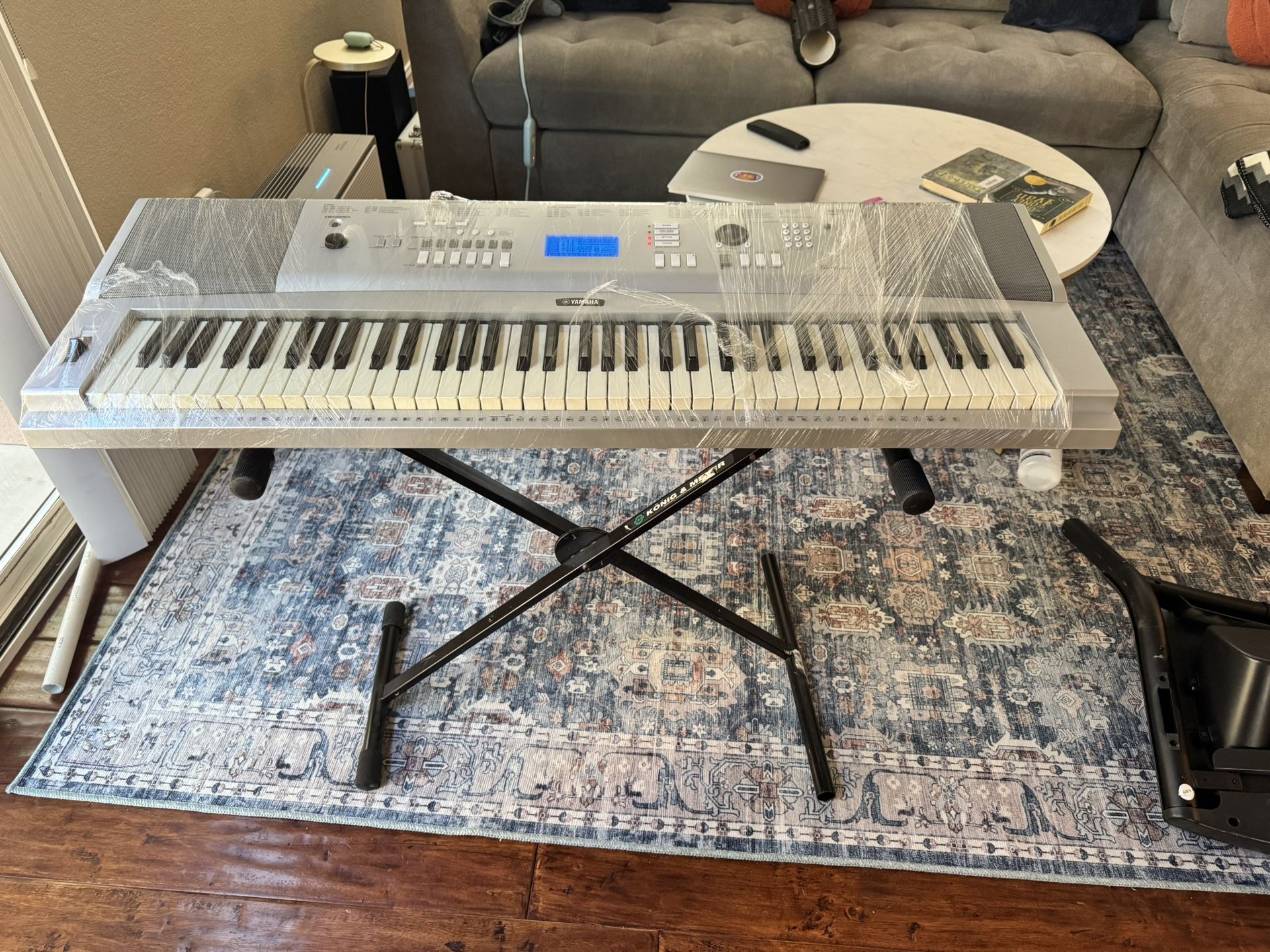Yamaha Portable Grand Digital Piano DGX-220