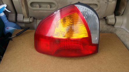Hyundai Santa Fee left side Taillight