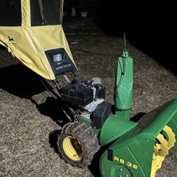 John Deere   32 Electric Start