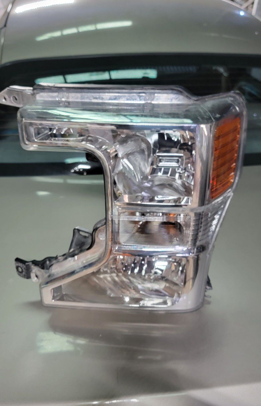 Fits 2017-2019 Ford F250 F350 F450 F550 SuperDuty Halogen Headlight Lamp Left OEM 