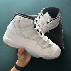 Used Air Jordan 11 Retro 'Legend Blue' (2024) - White/Legend Blue/Black - Size 8.5 M - CT8012-104