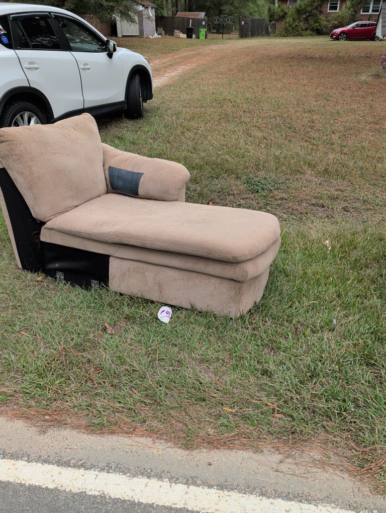 FREE Sectional Couch With Recliner 