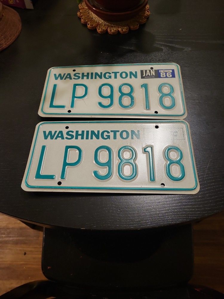 Vintage 1986 Washington State license plates